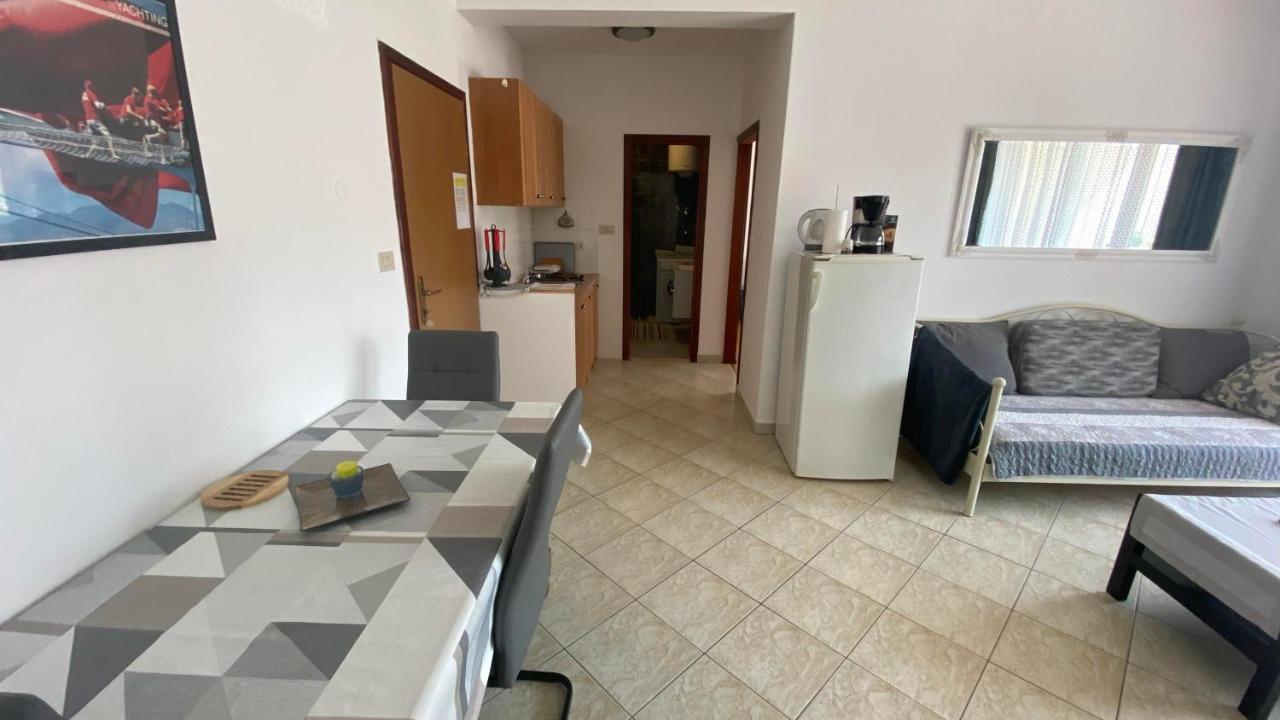 Apartments Alto Rovigno Esterno foto